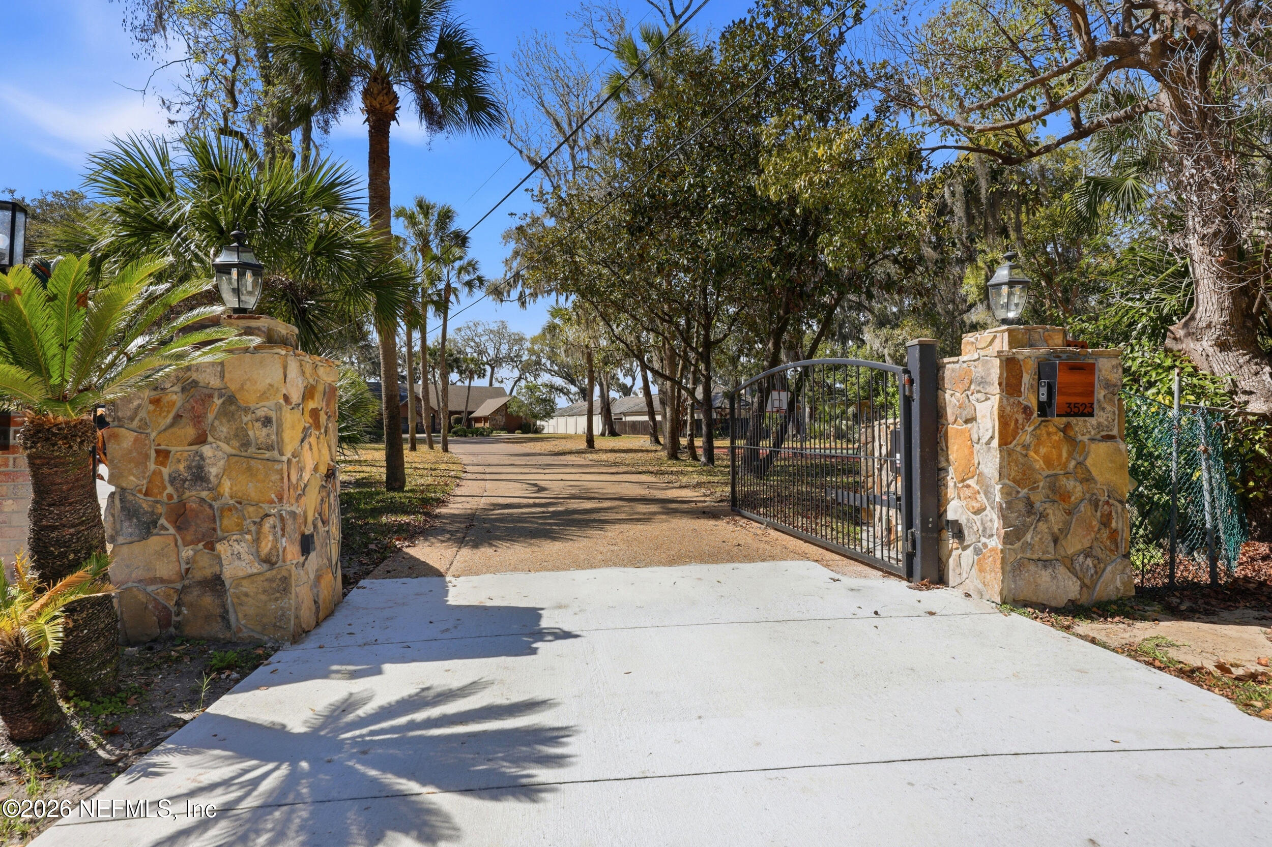 3523 Hilliard Road Jacksonville, FL 32217 - Photo 5 of 109 PRIVATE GATE