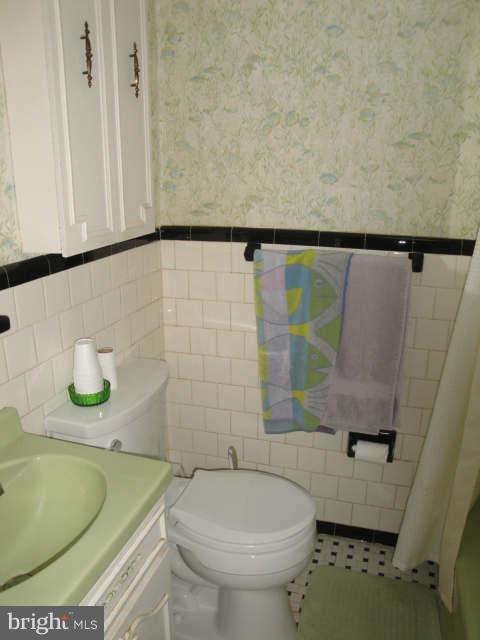 1133 Wedgewood Road Baltimore, MD 21229 - Photo 8 of 21 Bath