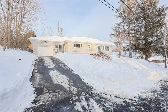 $374,900 | 86 Old Sturbridge Road, Southbridge, MA 01550