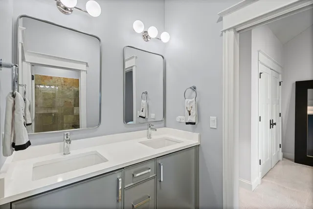 $13,000 | 4322 North Hermitage Avenue, Chicago, IL 60613