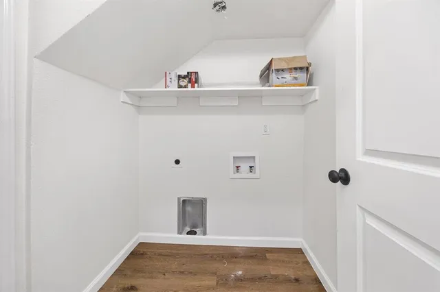 a view of utility room