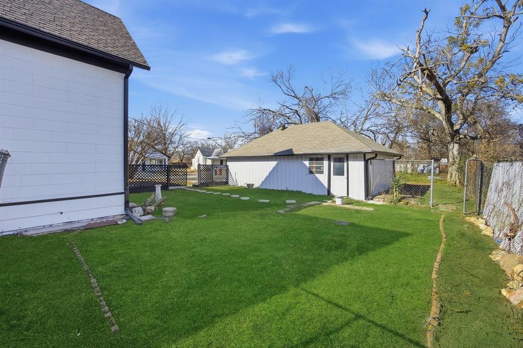 520 West 9th Street Bonham, TX 75418 - Photo 25 of 29