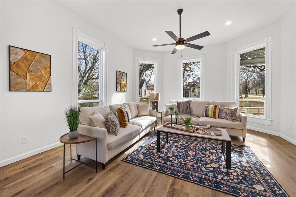 520 West 9th Street Bonham, TX 75418 - Photo 5 of 29