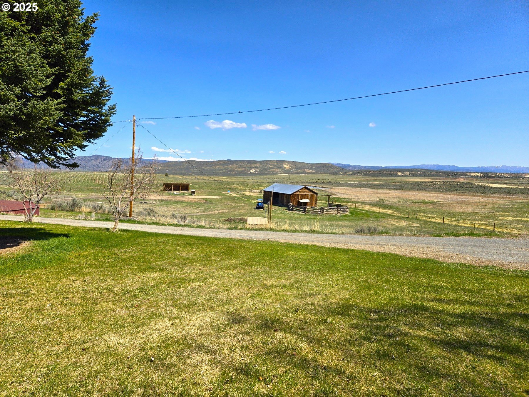 401 Main Street Unity, OR 97884 - Photo 34 of 46 a view of an ocean and beach