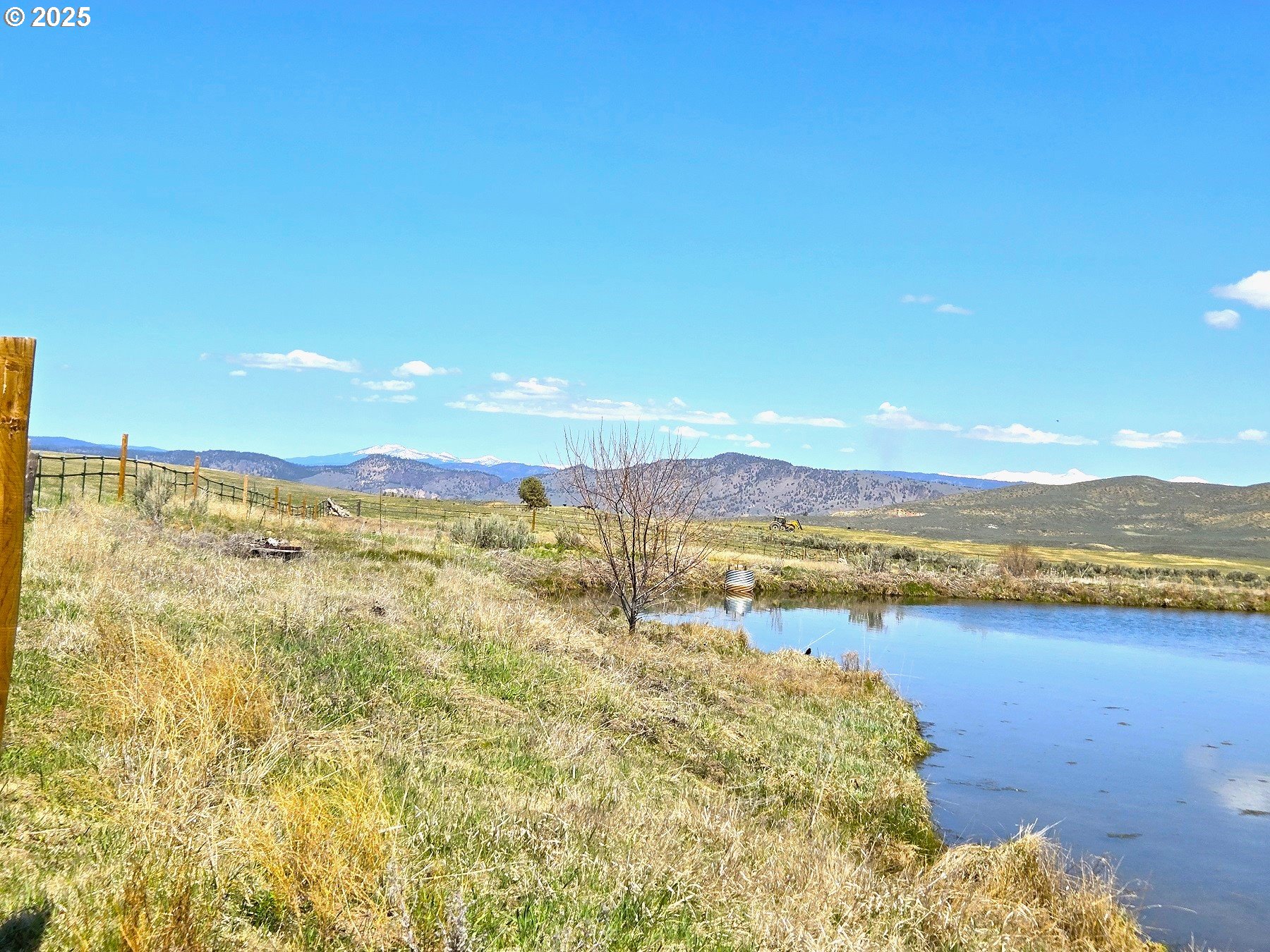 401 Main Street Unity, OR 97884 - Photo 41 of 46 a view of an ocean and a mountain