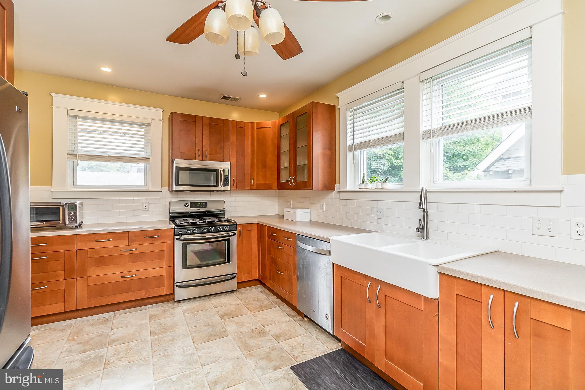 714 Hollen Road Baltimore, MD 21212 - Photo 11 of 36 Comfy kitchen