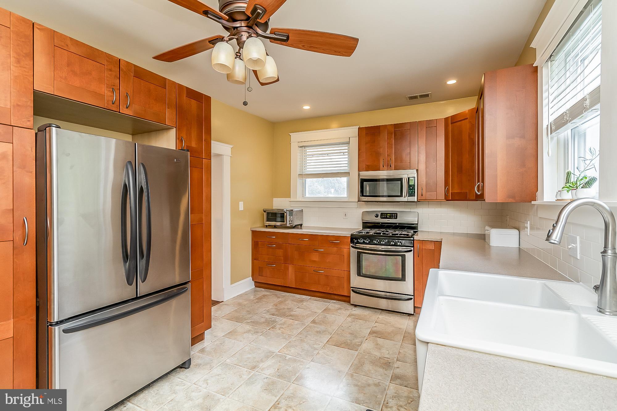714 Hollen Road Baltimore, MD 21212 - Photo 12 of 36 Stainless steel appliances