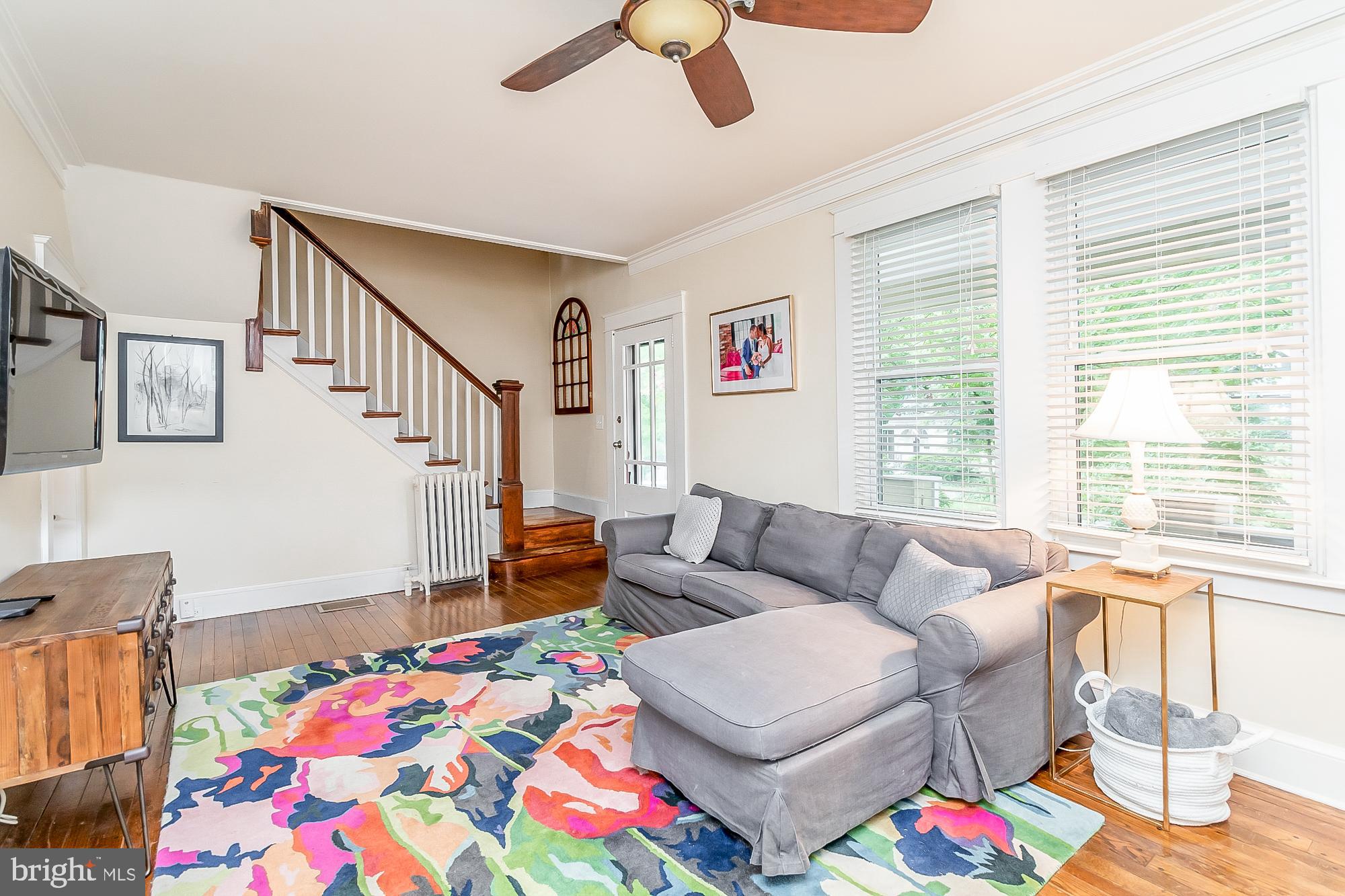 714 Hollen Road Baltimore, MD 21212 - Photo 7 of 36 Living room view to upstairs