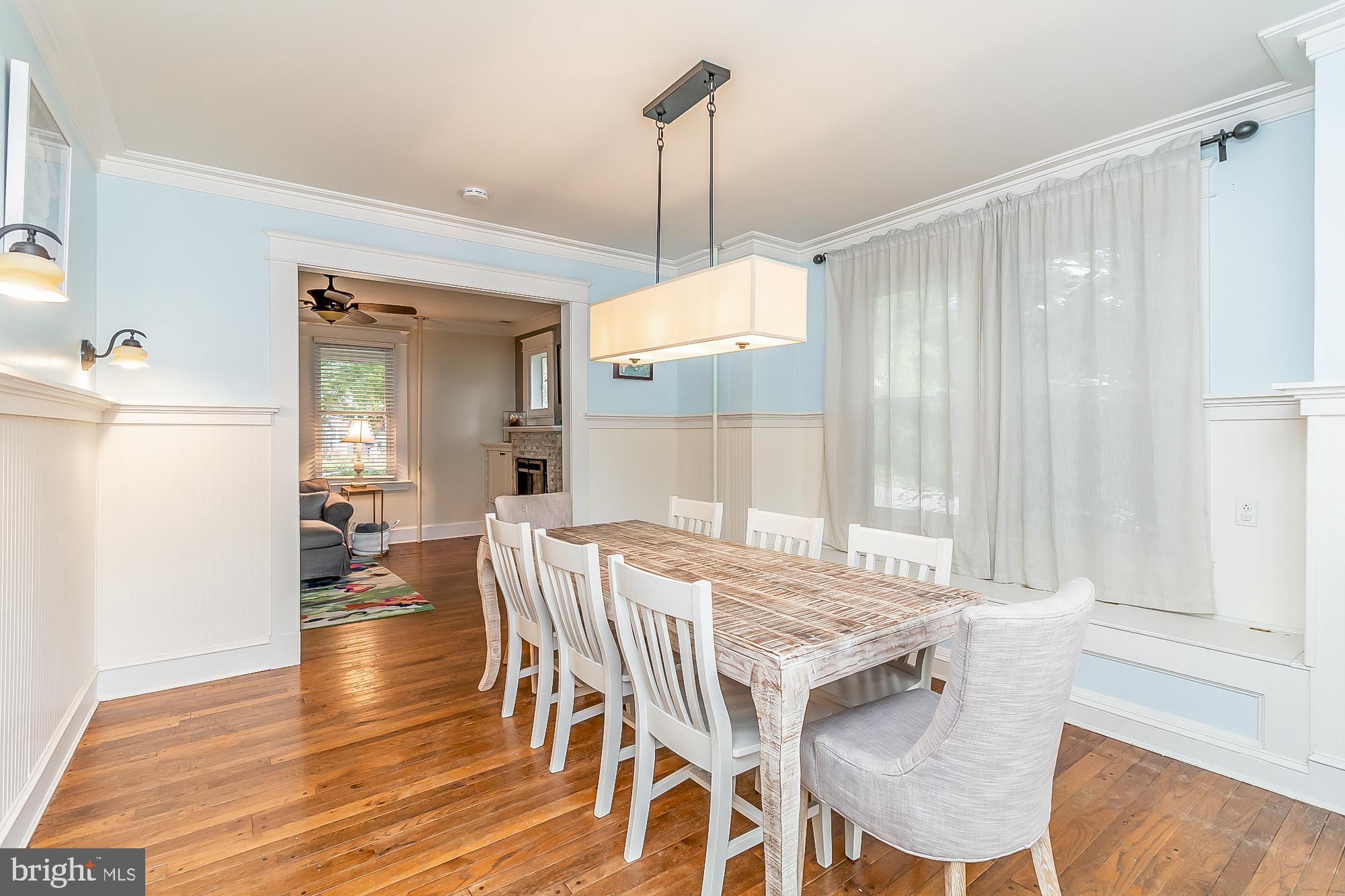 714 Hollen Road Baltimore, MD 21212 - Photo 10 of 36 Dining room with storage under the windows