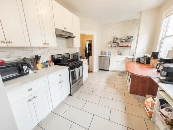 $5,700 | 107 Columbia Street, Unit 1, Cambridge, MA 02139