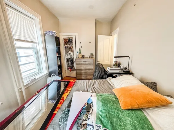 $5,700 | 107 Columbia Street, Unit 1, Cambridge, MA 02139