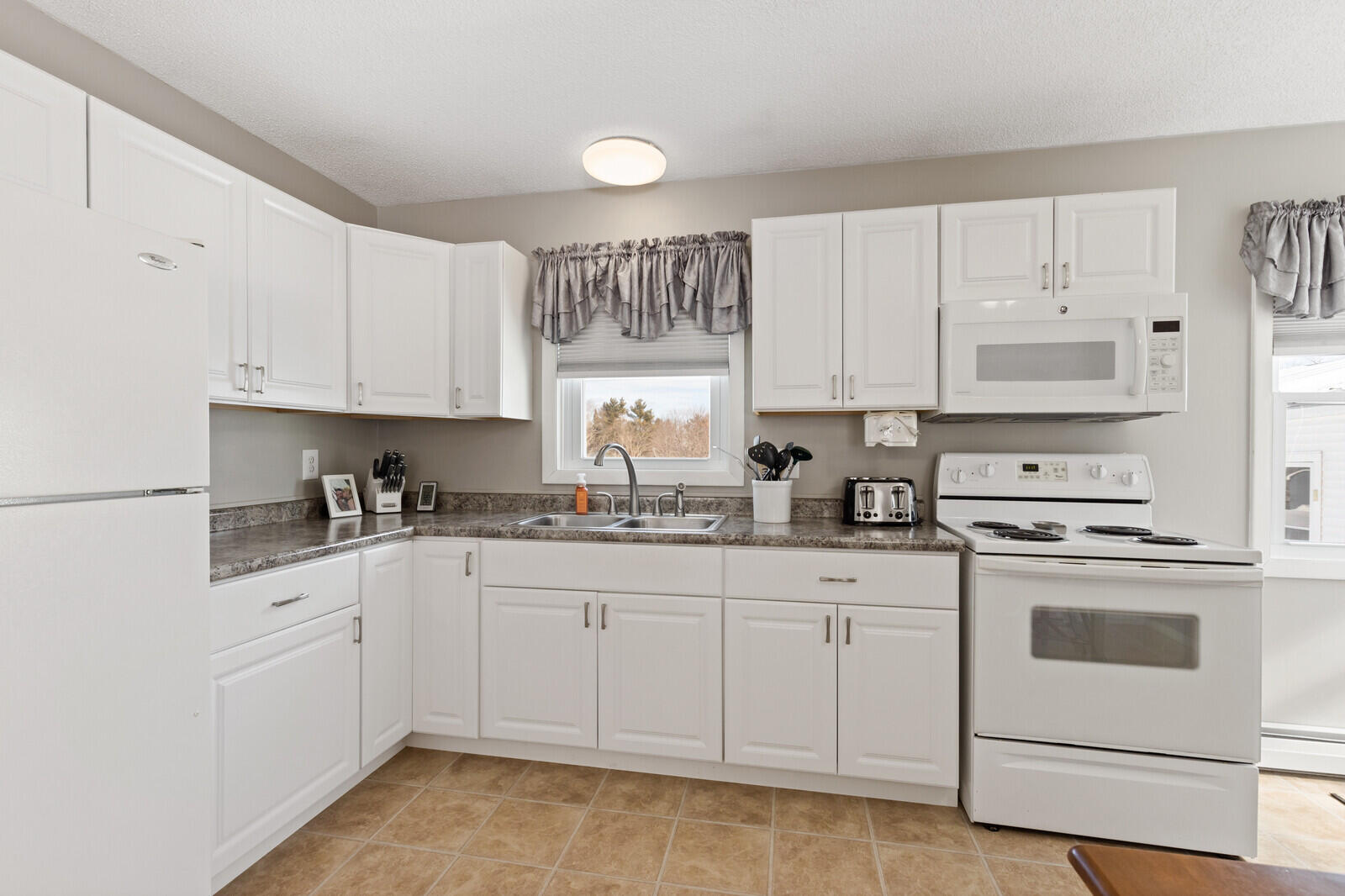 653 Abbott Road Winslow, ME 04901 - Photo 7 of 29 Kitchen