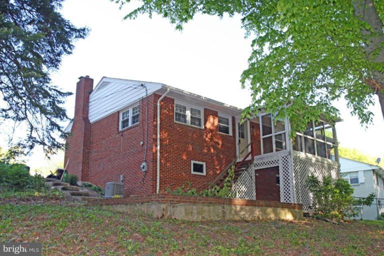 5648 Inverchapel Road Springfield, VA 22151 - Photo 4 of 30 front view of house with a yard