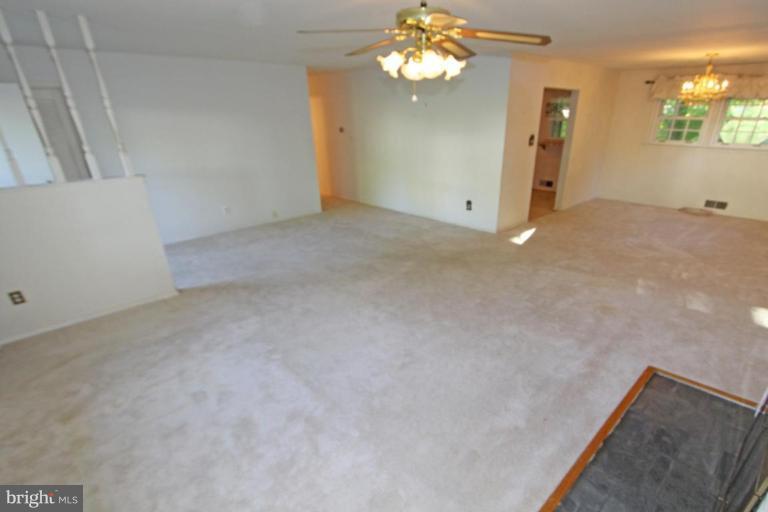 5648 Inverchapel Road Springfield, VA 22151 - Photo 9 of 30 wooden floor in an empty room