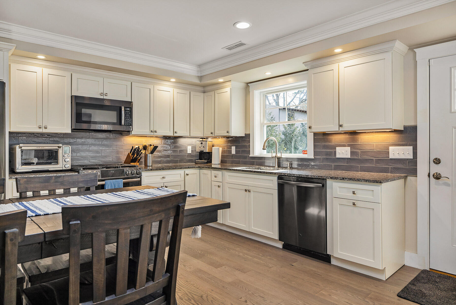 5 Sylvan Circle Cape Neddick, ME 03902 - Photo 3 of 46 seacoastrephoto-3