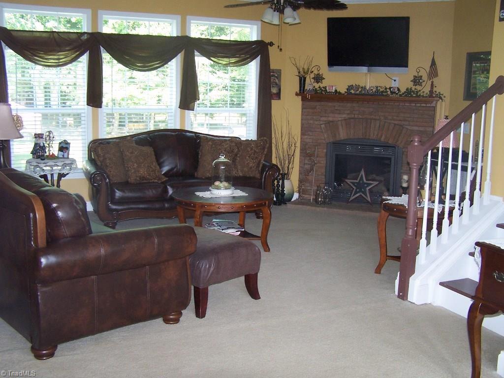 993 Farmington Road Mocksville, NC 27028 - Photo 4 of 13 Gallery Image 4