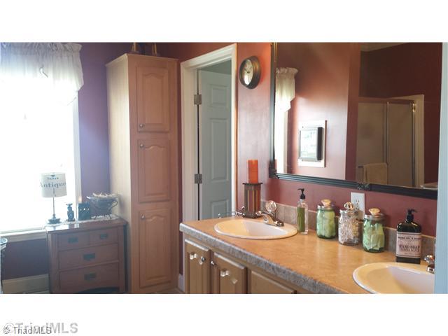 993 Farmington Road Mocksville, NC 27028 - Photo 9 of 13 Master Bath/Spa.