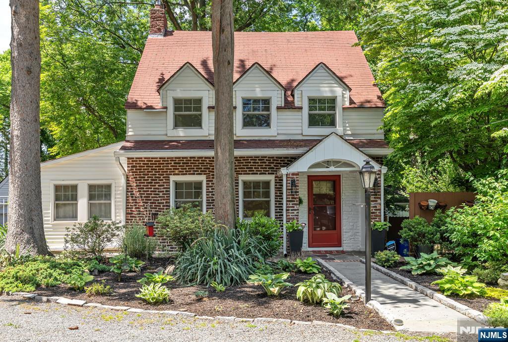 740 River Road Teaneck, NJ 07666 - Photo 4 of 34