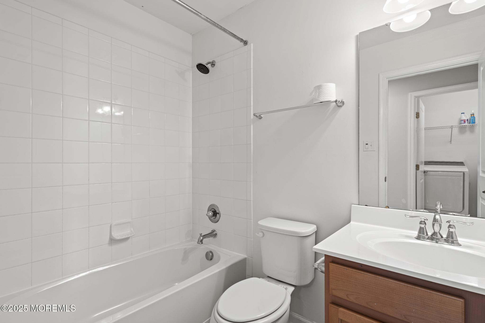 125 Sundance Drive Hamilton, NJ 08619 - Photo 25 of 31 a bathroom with a sink toilet and shower