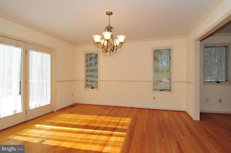 5221 Green Bridge Road Dayton, MD 21036 - Photo 13 of 30 Dining Room