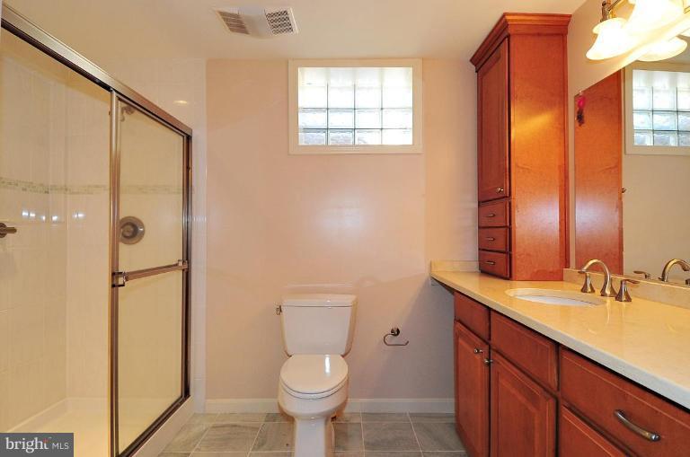 5221 Green Bridge Road Dayton, MD 21036 - Photo 23 of 30 Bath #4