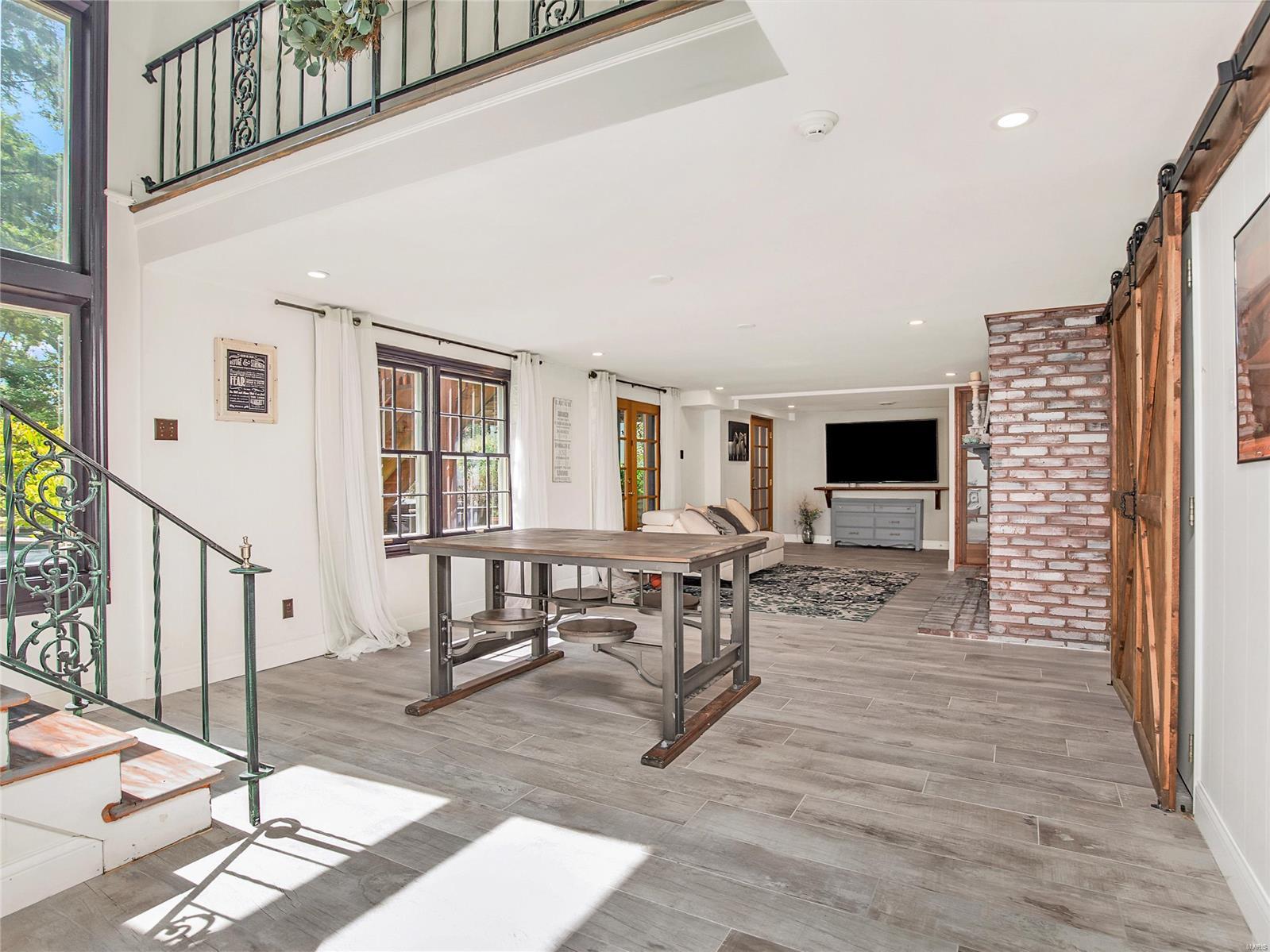 2104 North Geyer Road Frontenac, MO 63131 - Photo 39 of 52 Gallery Image 39