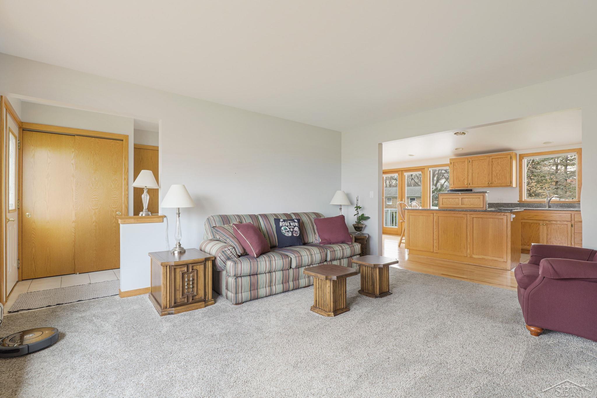 268 Frank Road Frankenmuth, MI 48734 - Photo 10 of 54 50099069-9.JPG