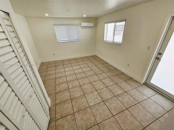 $1,400 | 9301 Southwest 37th Street, Unit 4, Miami, FL 33165