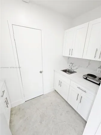 $1,400 | 9301 Southwest 37th Street, Unit 4, Miami, FL 33165