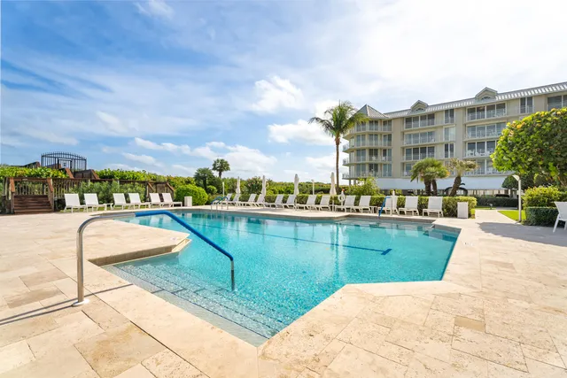 $745,000 | 579 Northeast Plantation Road, Unit N202, Stuart, FL 34996