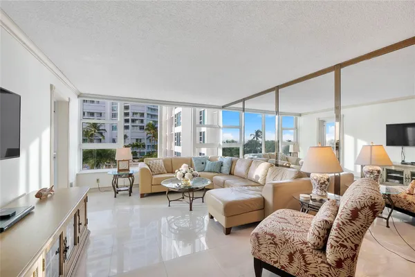 $650,000 | 1620 South Ocean Boulevard, Unit 4F, Lauderdale-by-the-Sea, FL 33062