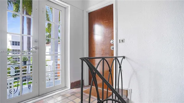 $2,000 | 439 15th Street, Unit 14, Miami Beach, FL 33139