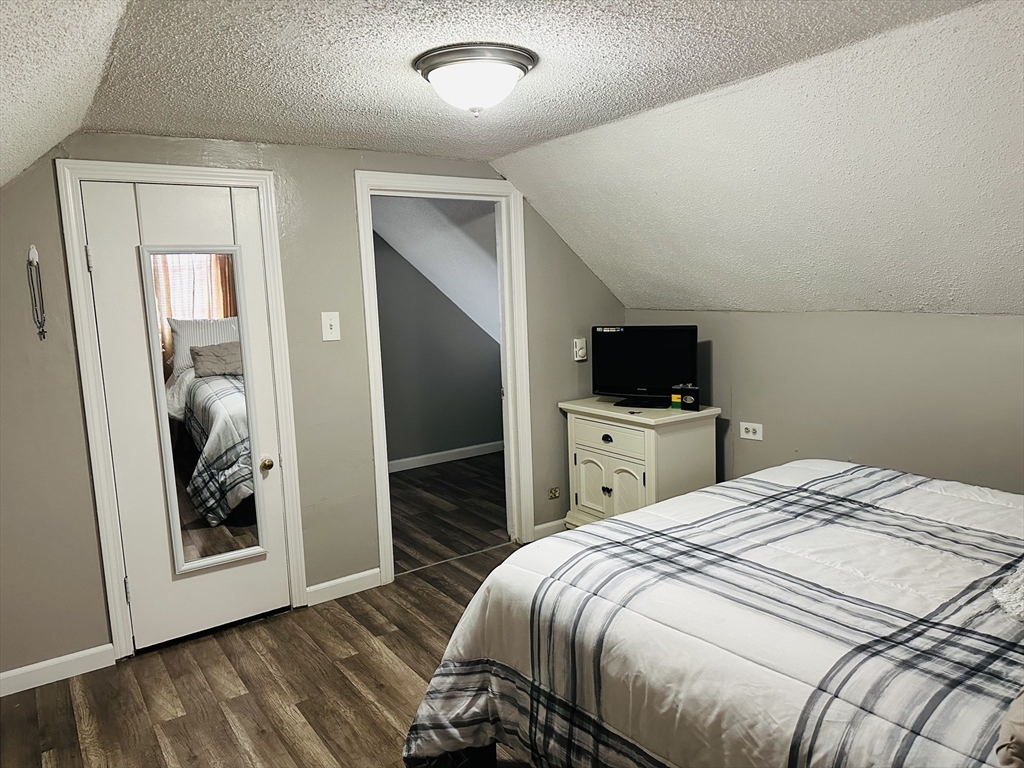 42 Marquette Street Springfield, MA 01104 - Photo 16 of 26