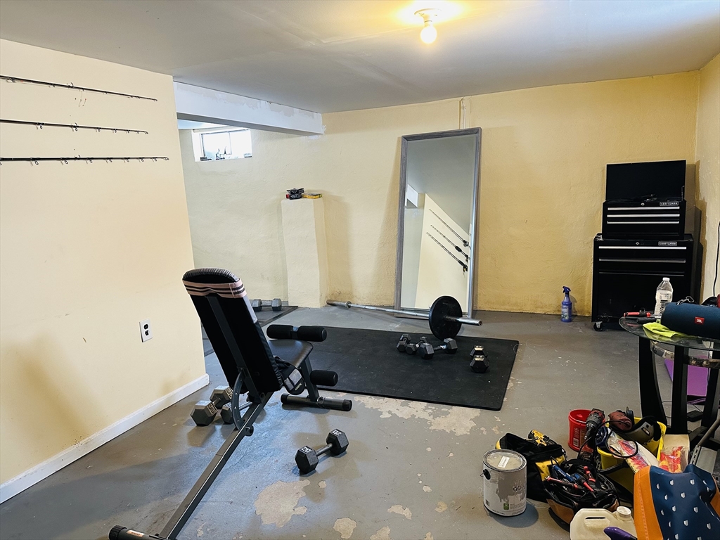 42 Marquette Street Springfield, MA 01104 - Photo 20 of 26