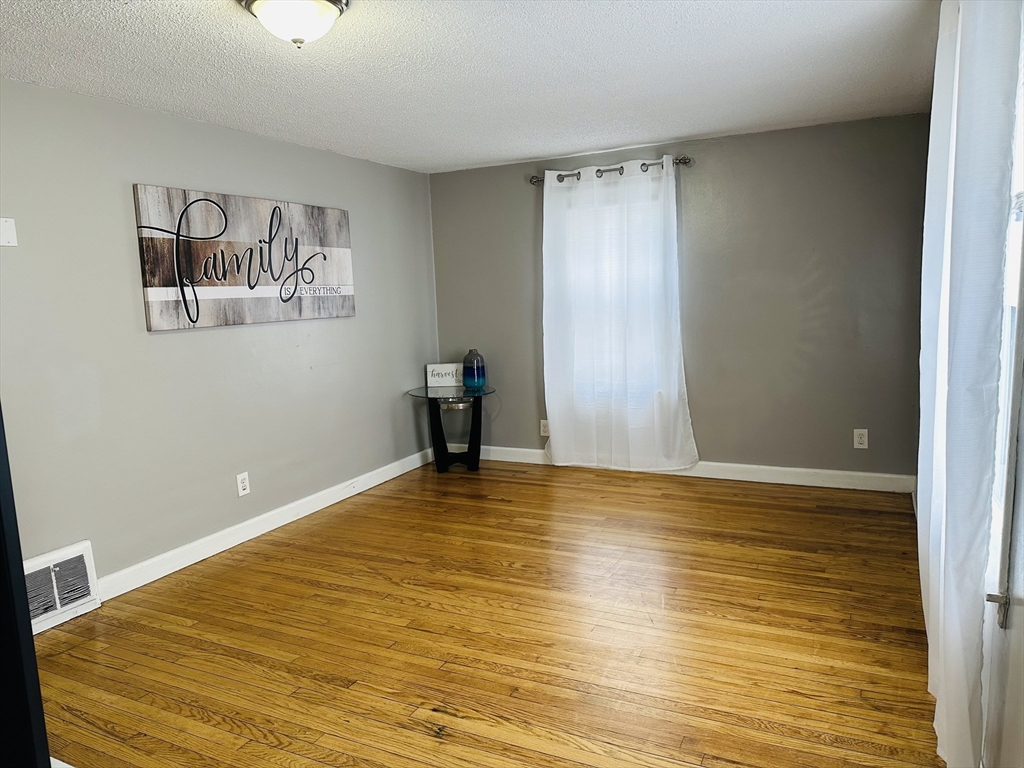 42 Marquette Street Springfield, MA 01104 - Photo 2 of 26