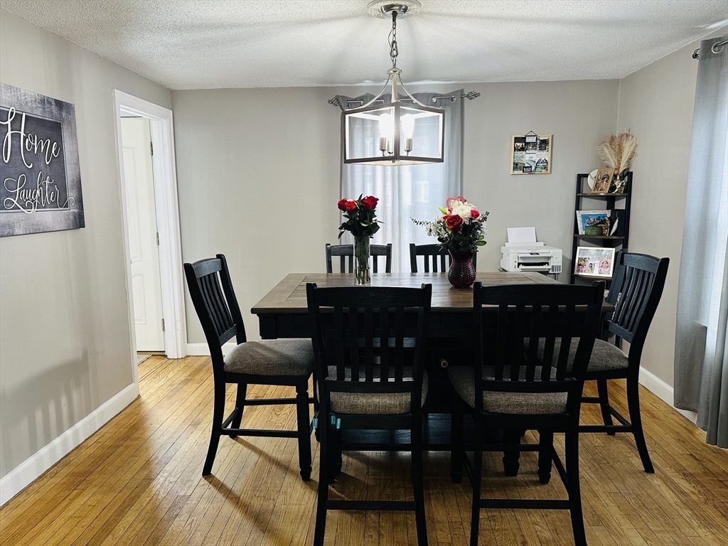 42 Marquette Street Springfield, MA 01104 - Photo 6 of 26