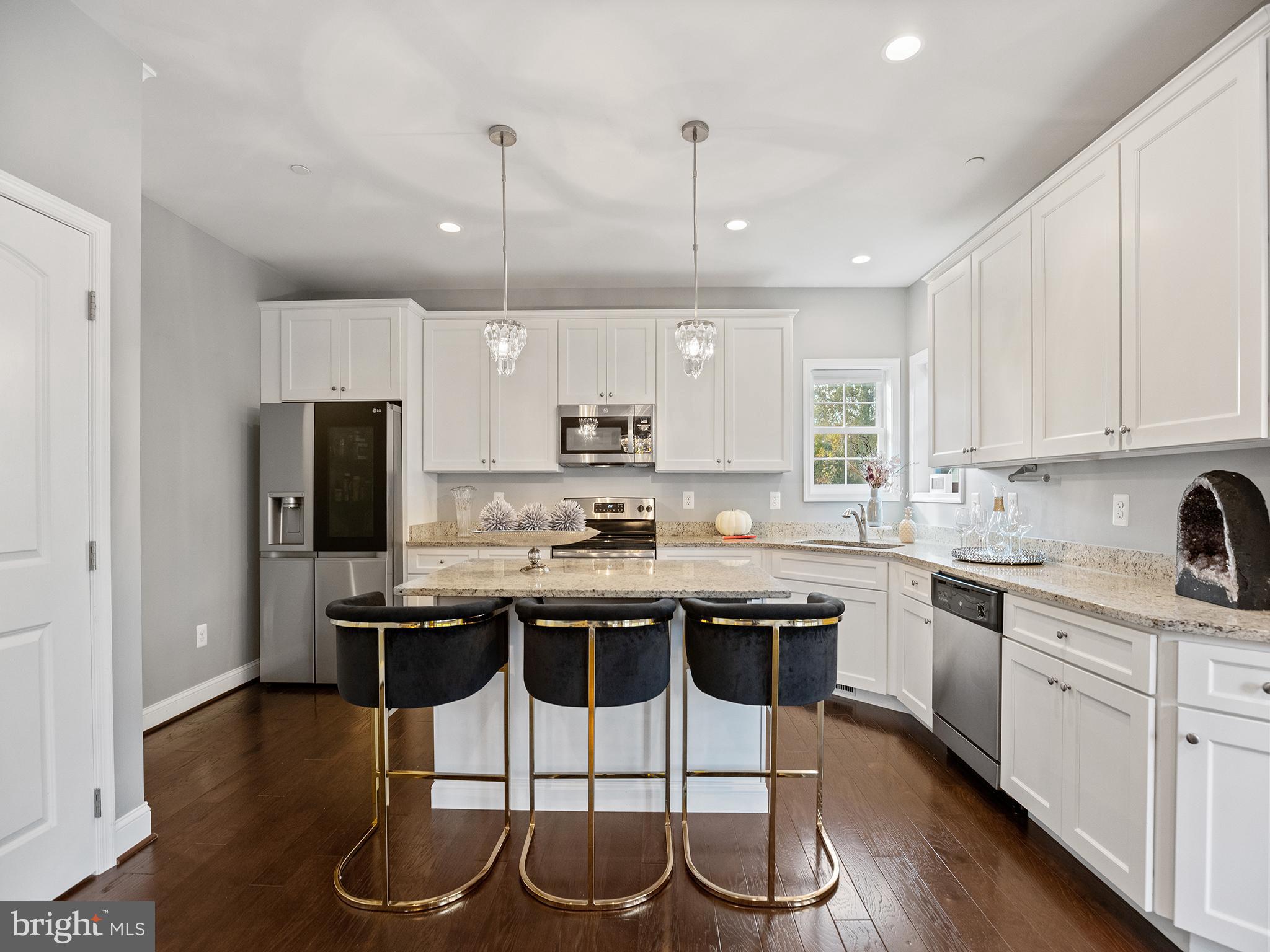 15935 Brackenburn Court Hughesville, MD 20637 - Photo 18 of 55 Breakfast bar, stainless steel appliances