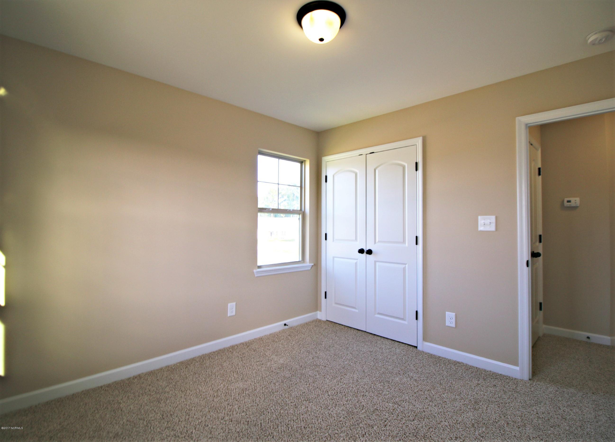 209 Peaceful Lane Hubert, NC 28539 - Photo 15 of 21 Similar Photo