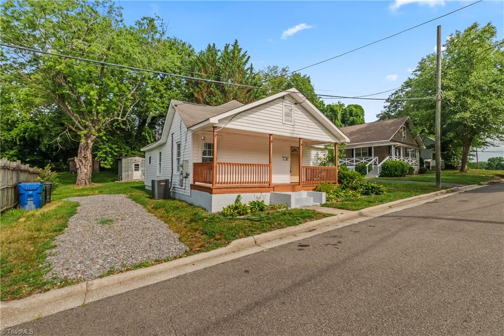 413 Junction Street Mount Airy, NC 27030 - Photo 1 of 30