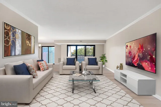 $2,899 | 205 Yoakum Parkway, Unit 209, Alexandria, VA 22304