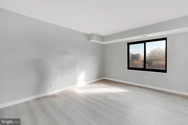 $2,899 | 205 Yoakum Parkway, Unit 209, Alexandria, VA 22304