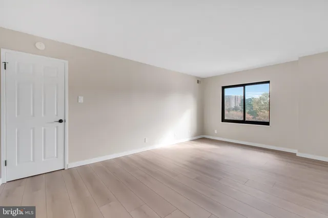 $2,899 | 205 Yoakum Parkway, Unit 209, Alexandria, VA 22304