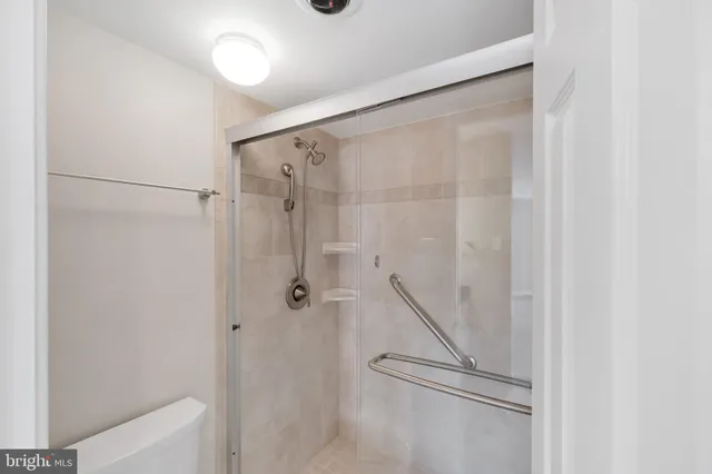 $2,899 | 205 Yoakum Parkway, Unit 209, Alexandria, VA 22304