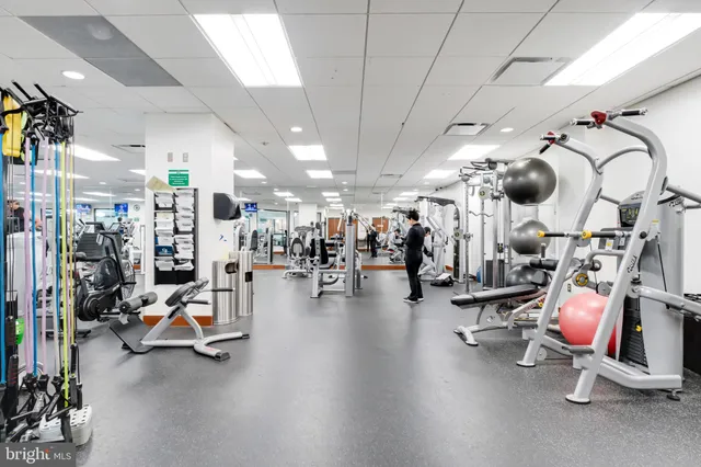 $2,899 | 205 Yoakum Parkway, Unit 209, Alexandria, VA 22304