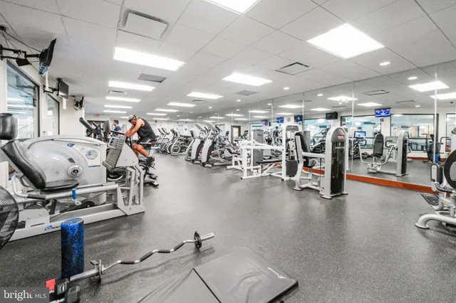 $2,899 | 205 Yoakum Parkway, Unit 209, Alexandria, VA 22304