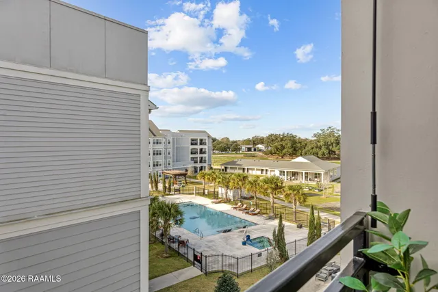 $325,000 | 1521 Camellia Boulevard, Unit 4401, Lafayette, LA 70508