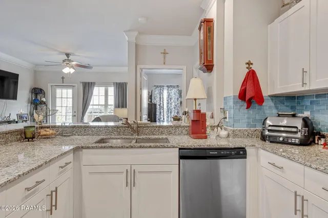 $325,000 | 1521 Camellia Boulevard, Unit 4401, Lafayette, LA 70508