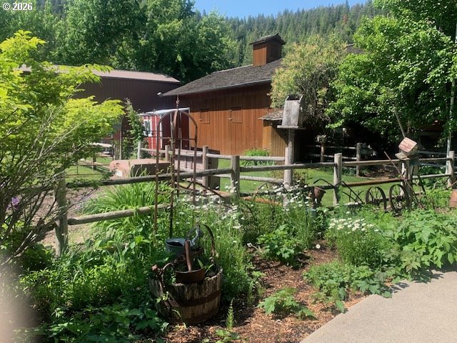 59926 Comstock Road Cove, OR 97824 - Photo 35 of 47 Garden