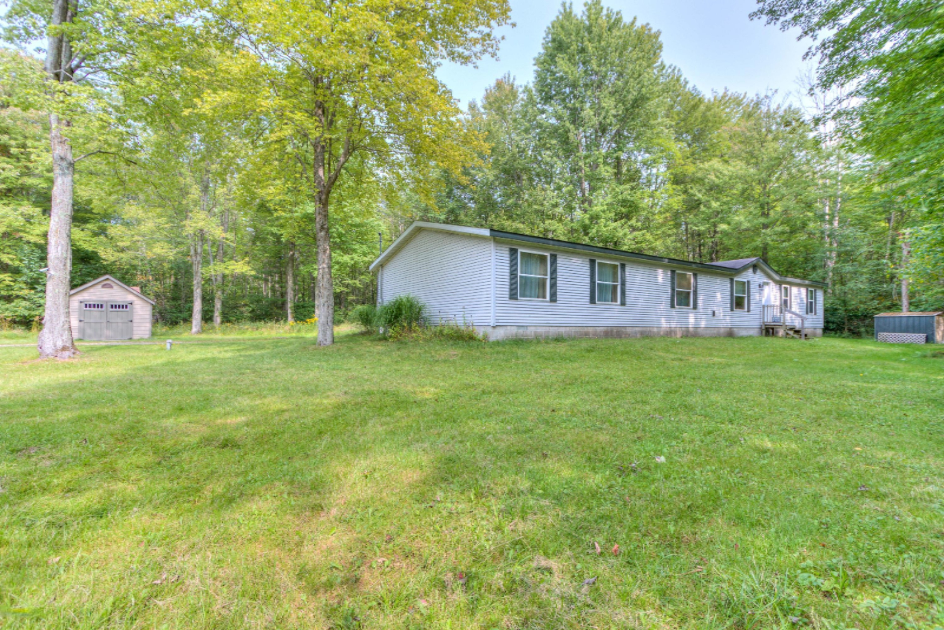 4904 Automobile Road Muskegon, MI 49445 - Photo 5 of 35 4904 Automobile (5 of 39)