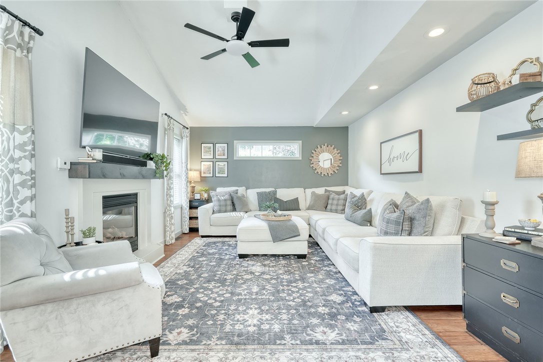 522 Salt Road Webster, NY 14580 - Photo 15 of 46 Family Room with Vaulted ceilings and gas fireplac